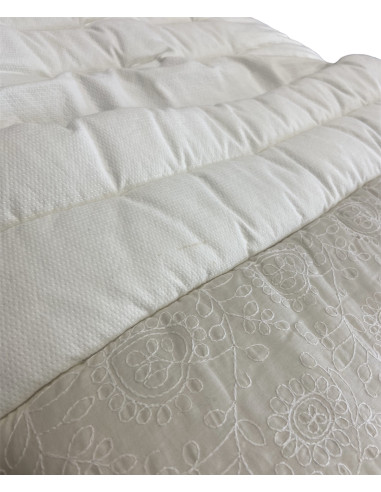 SAO CAPAZO SELENE BEIGE CON BORDADOS