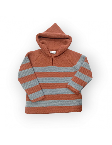 JERSEY CON CAPUCHA RAYAS
