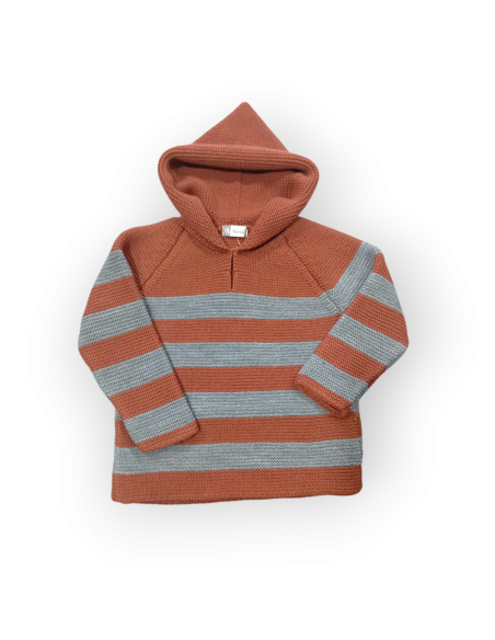 JERSEY CON CAPUCHA RAYAS